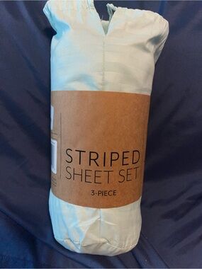 IEnjoy Aqua Striped 3-Piece Sheet Set - Subtle Texture